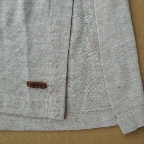 4/$20 Roots long sleeve tee shirt tan heather V neck side slits XS - Picture 8 of 10
